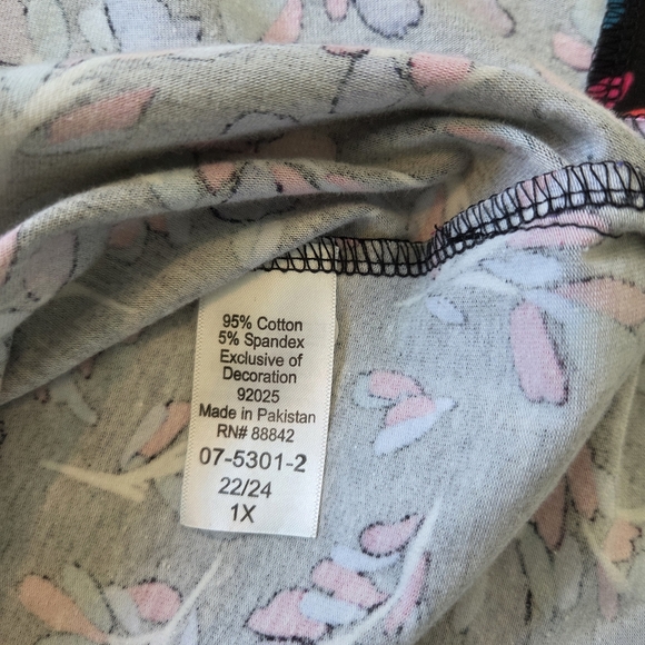 Woman Within 22/24 1X Floral Sleeveless Top Black Pink Blue Purple - Picture 9 of 10